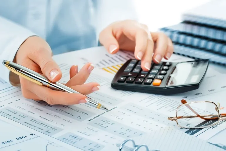 Software Akuntansi Manufaktur: Pangkas Closing Pabrik 80%