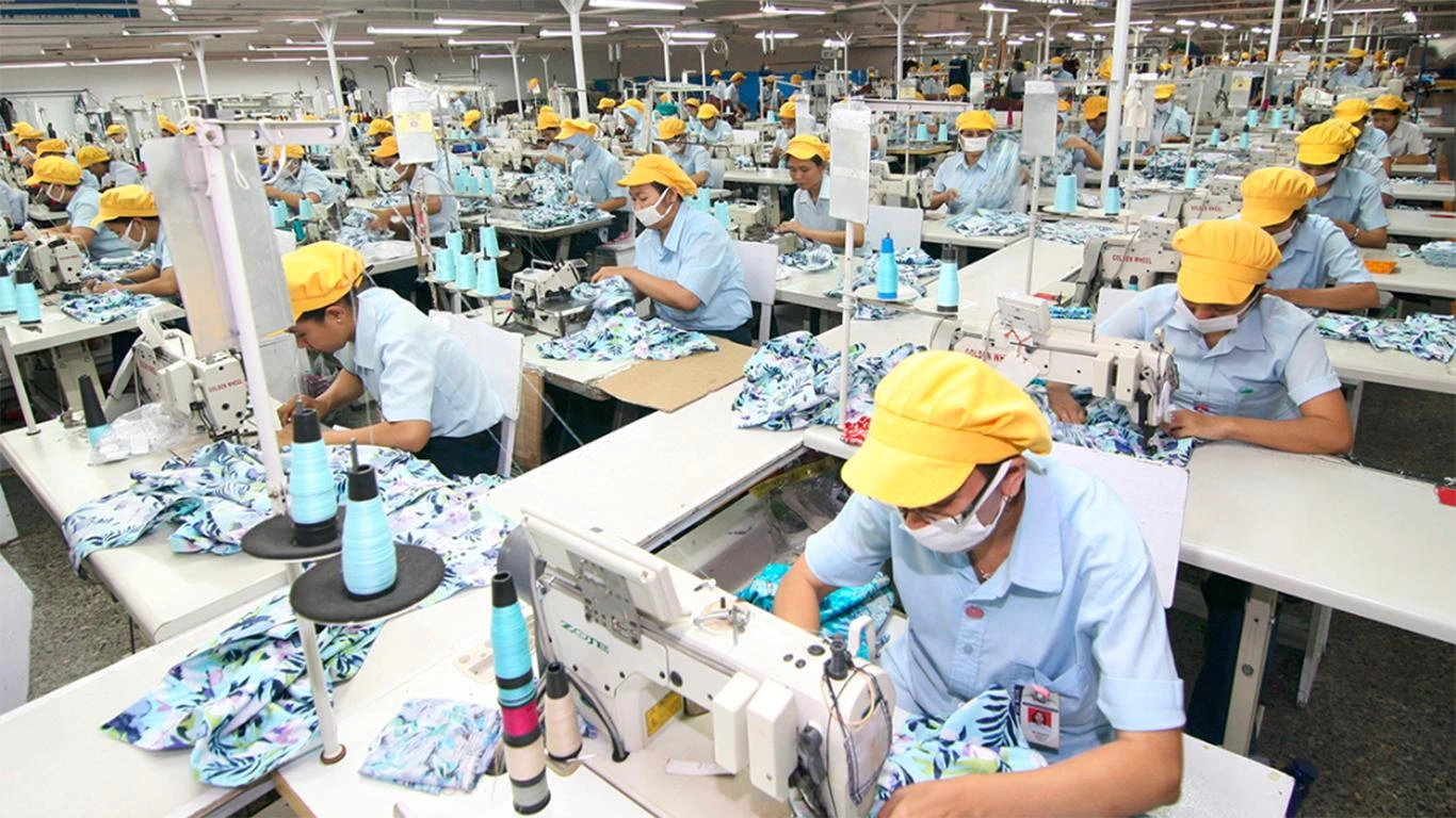 Kondisi Industri Manufaktur Naik Tapi PHK Melonjak?